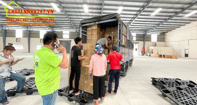 XE TẢI CHỞ HÀNG TPHCM ĐI NHA TRANG