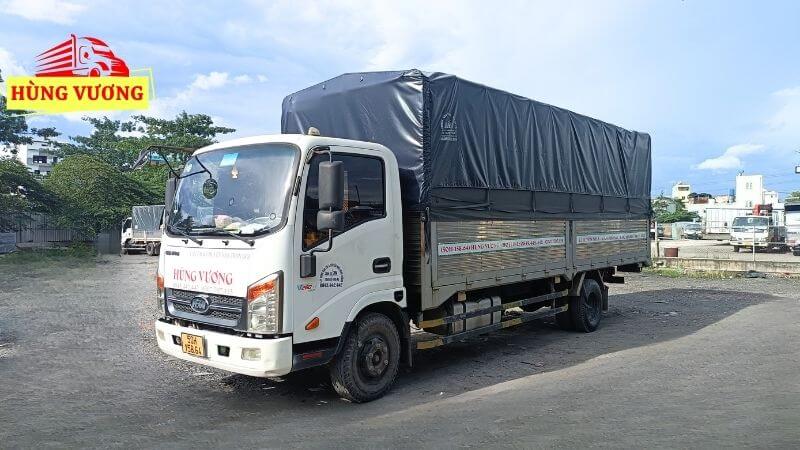 Xe tải chở hàng chuyển nhà 2 tấn thùng dài 6 mét 10 cm  Thùng dài 6m10 x rộng 2m x cao 2m (khoảng 24 khối hàng).