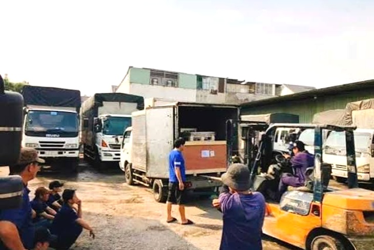 Thuê xe tải 5 tấn đi Đà Nẵng chờ xếp đồ lên xe