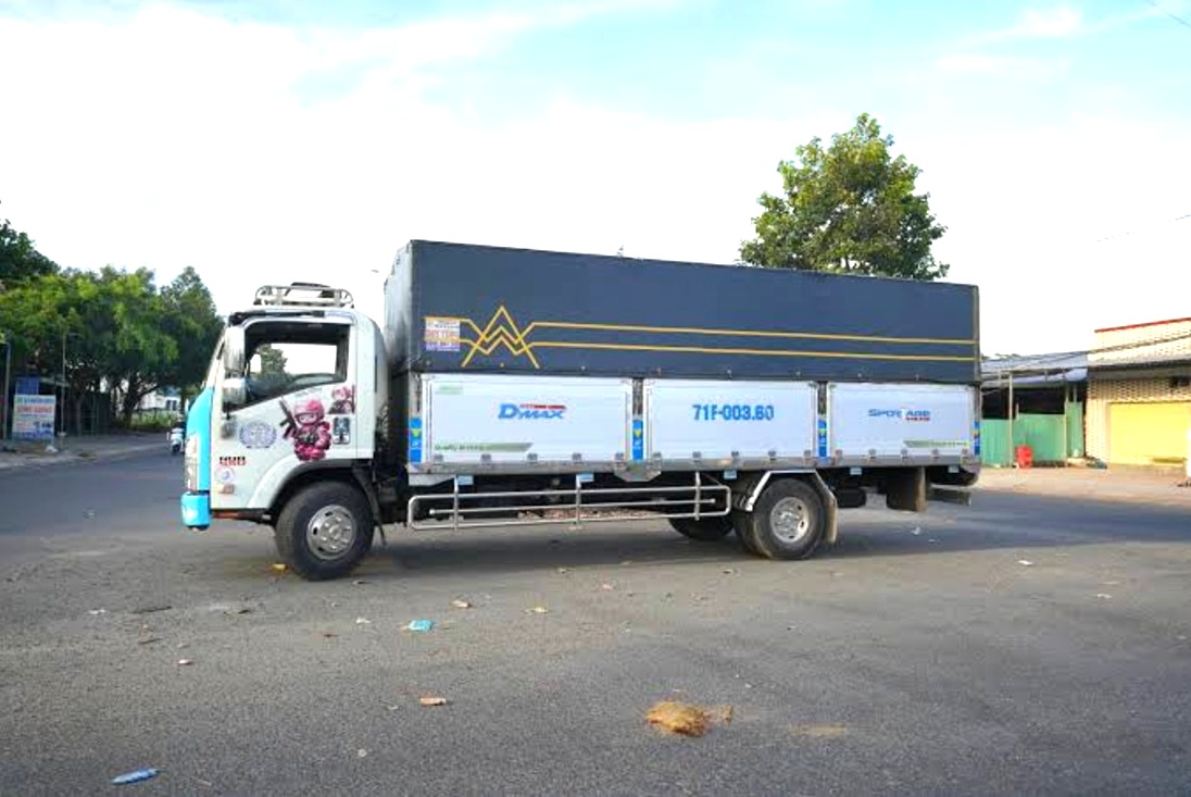 Thuê xe tải 6m tại Củ Chi chuyển nhà vườn