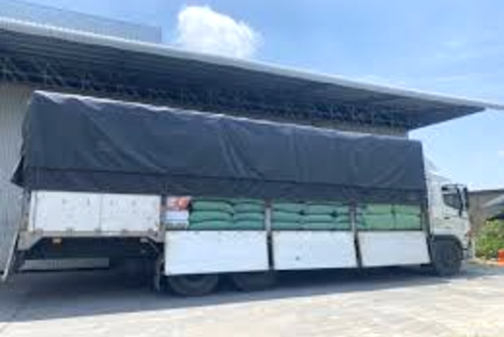 Xe chuyển nhà TPHCM đi Gia Lai, đồ nghề và đồ nhà xếp gọn trong thùng