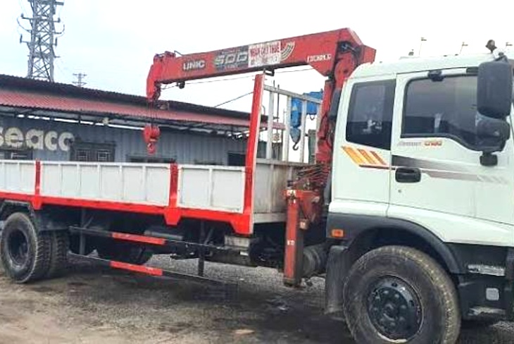Xe tải 6m có bàn nâng hạ tại Quận 11